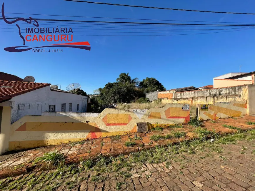 Foto 1 de Terreno / Lote à venda, 385m2 em Piraju - SP