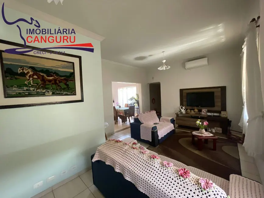 Foto 4 de Casa com 3 quartos à venda, 212m2 em Centro, Piraju - SP