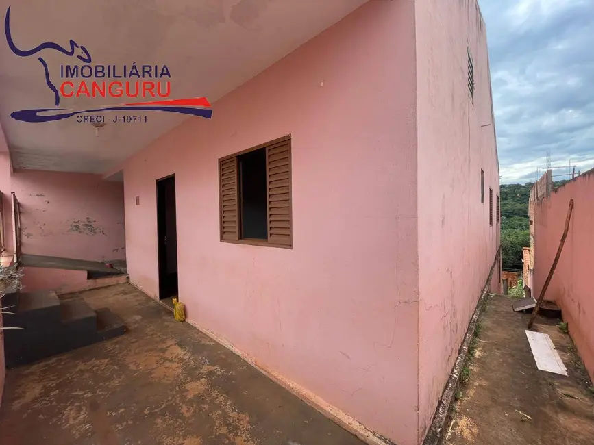 Foto 2 de Casa com 3 quartos à venda, 220m2 em Piraju - SP