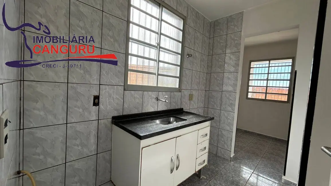 Foto 8 de Casa com 3 quartos para alugar em Piraju - SP