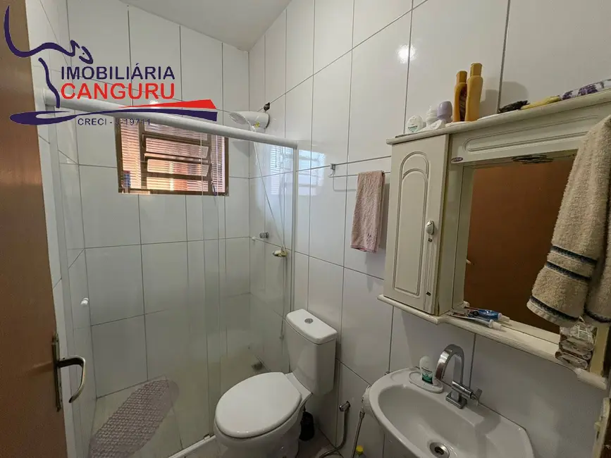 Foto 9 de Casa com 3 quartos à venda, 184m2 em Piraju - SP