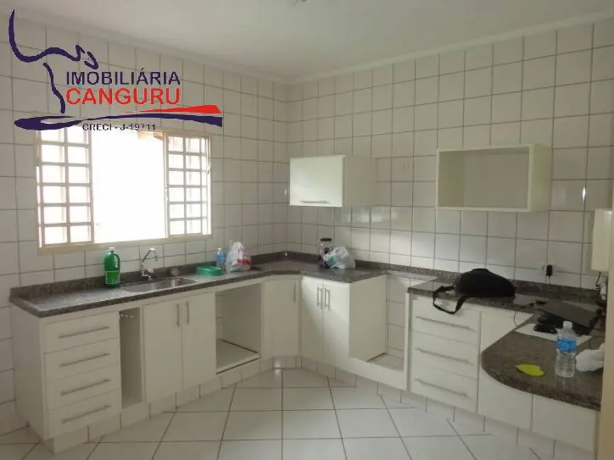 Foto 8 de Casa com 3 quartos à venda, 170m2 em Piraju - SP