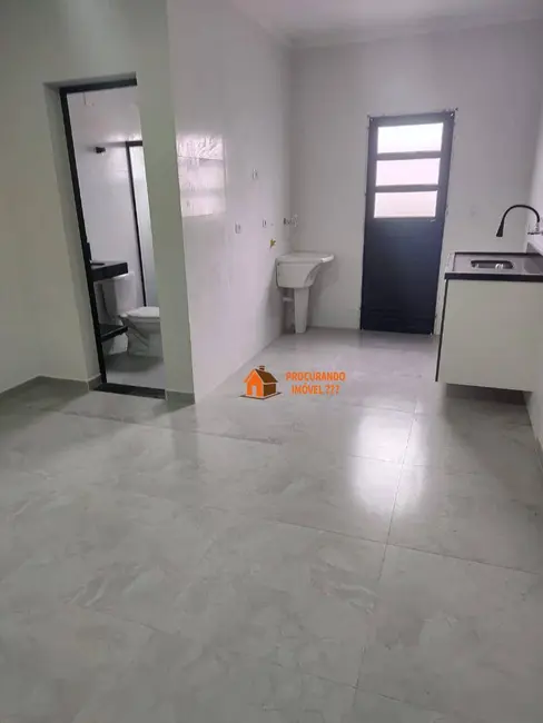 Foto 1 de Kitnet com 1 quarto para alugar, 26m2 em Cidade Martins, Guarulhos - SP