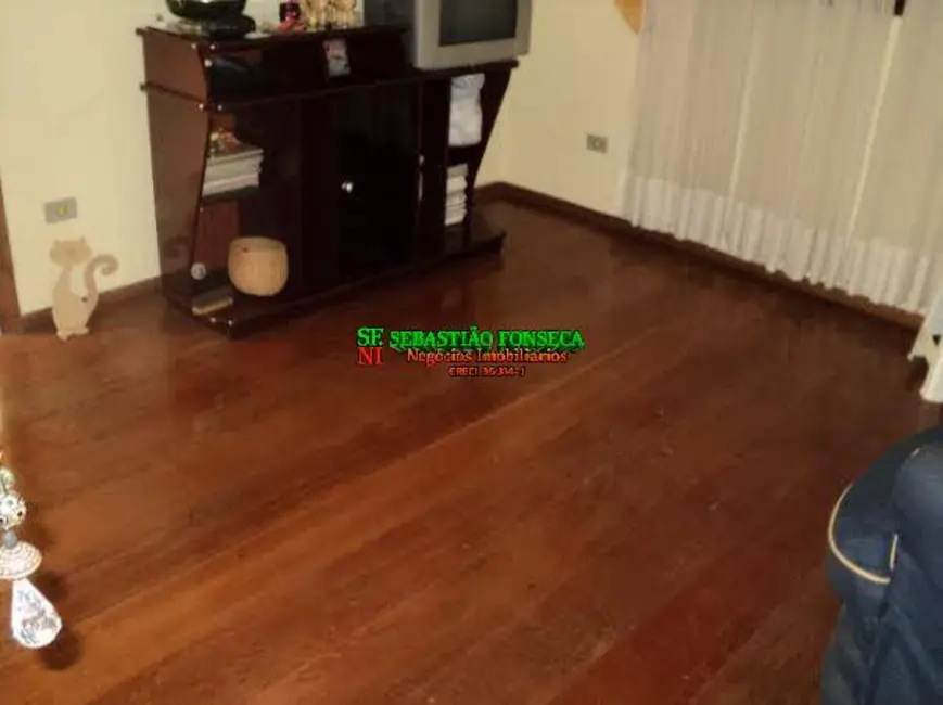 Sobrado com 3 quartos à venda, 159m2 em Sao Jose Dos Campos - SP - imagem 4 Foto 4 de Sobrado com 3 quartos à venda, 159m2 em Sao Jose Dos Campos - SP