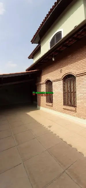 Foto 9 de Sobrado com 3 quartos à venda e para alugar, 204m2 em Centro, Cacapava - SP