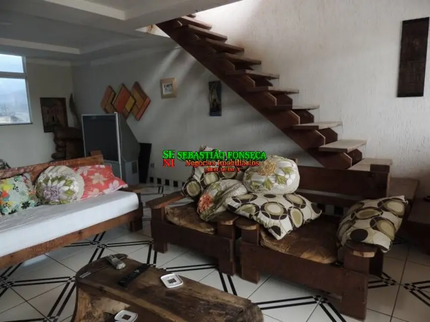 Foto 9 de Casa com 5 quartos à venda, 325m2 em Poiares, Caraguatatuba - SP