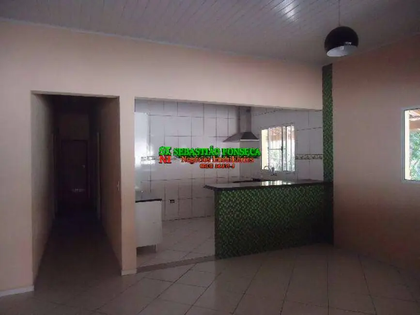 Chácara com 4 quartos à venda, 12000m2 em Centro, Paraibuna - SP - imagem 3 Foto 3 de Chácara com 4 quartos à venda, 12000m2 em Centro, Paraibuna - SP