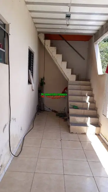 Chácara com 3 quartos à venda, 400m2 em Centro, Paraibuna - SP - imagem 3 Foto 3 de Chácara com 3 quartos à venda, 400m2 em Centro, Paraibuna - SP