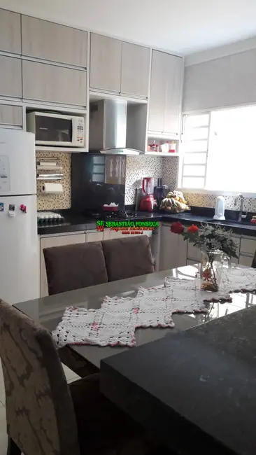 Foto 1 de Casa com 2 quartos à venda, 136m2 em Sao Jose Dos Campos - SP