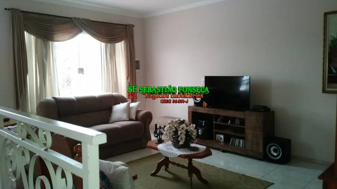 Casa com 4 quartos à venda, 150m2 em Sao Jose Dos Campos - SP - imagem 7 Foto 7 de Casa com 4 quartos à venda, 150m2 em Sao Jose Dos Campos - SP