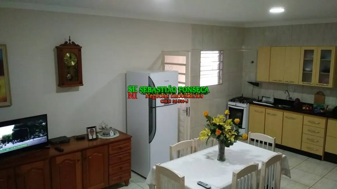 Casa com 4 quartos à venda, 150m2 em Sao Jose Dos Campos - SP - imagem 9 Foto 9 de Casa com 4 quartos à venda, 150m2 em Sao Jose Dos Campos - SP