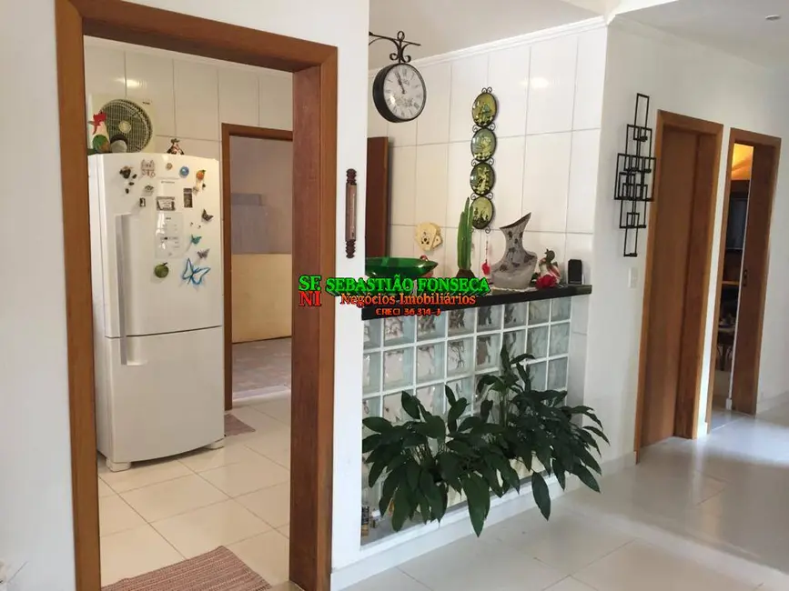 Casa com 3 quartos à venda, 288m2 em Massaguaçu, Caraguatatuba - SP - imagem 3 Foto 3 de Casa com 3 quartos à venda, 288m2 em Massaguaçu, Caraguatatuba - SP