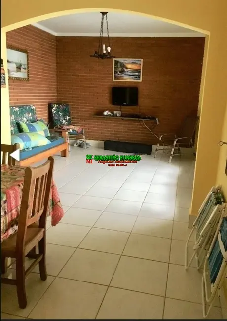 Foto 3 de Casa com 2 quartos à venda, 250m2 em Centro, Caraguatatuba - SP