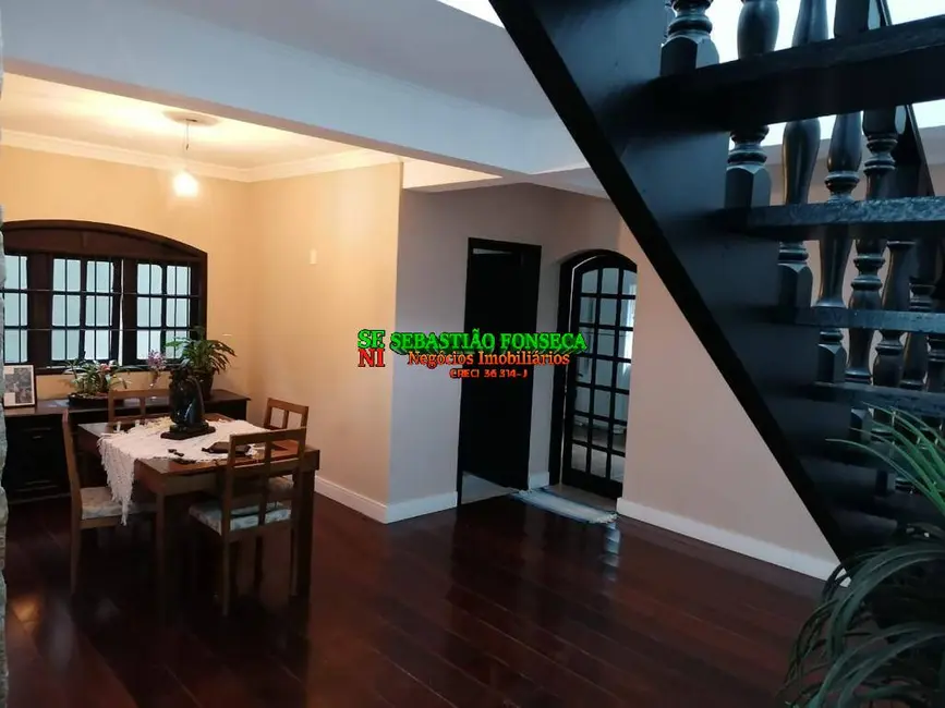 Foto 1 de Sobrado com 3 quartos à venda, 200m2 em Sao Jose Dos Campos - SP