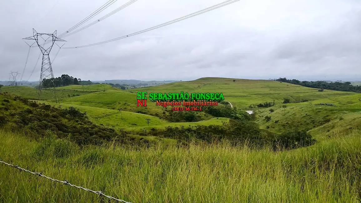 Foto 1 de Fazenda / Haras à venda, 104m2 em Centro, Cacapava - SP