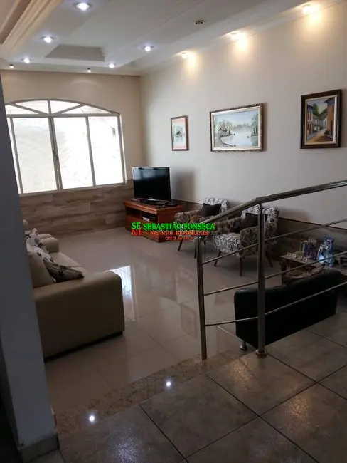 Foto 2 de Sobrado com 3 quartos à venda, 250m2 em Centro, Cacapava - SP