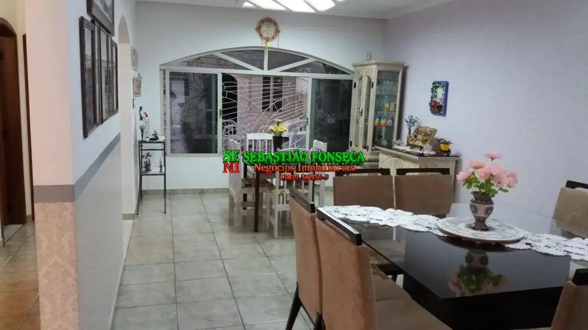 Foto 8 de Sobrado com 3 quartos à venda, 250m2 em Centro, Cacapava - SP