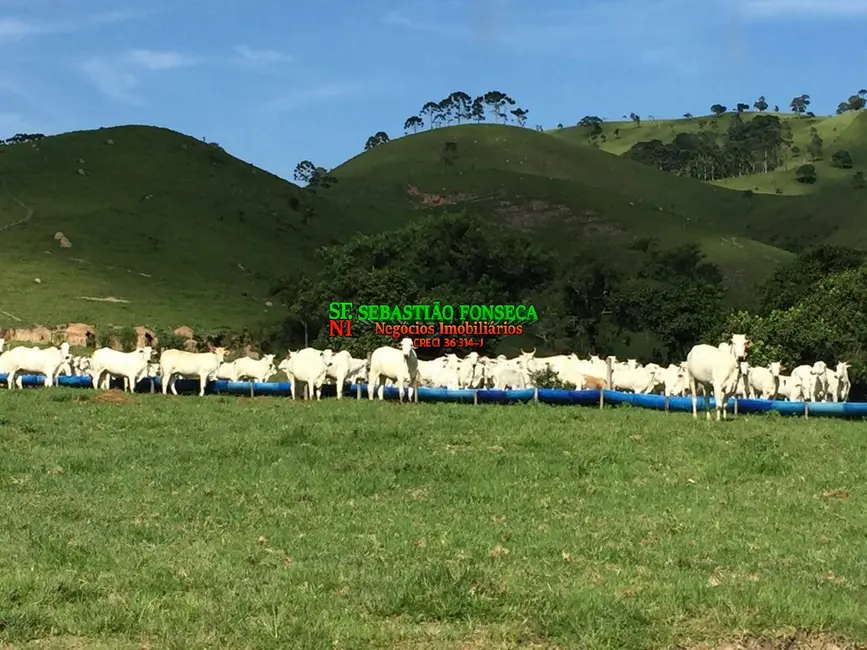 Foto 1 de Fazenda / Haras à venda, 128m2 em Centro, Guaratingueta - SP