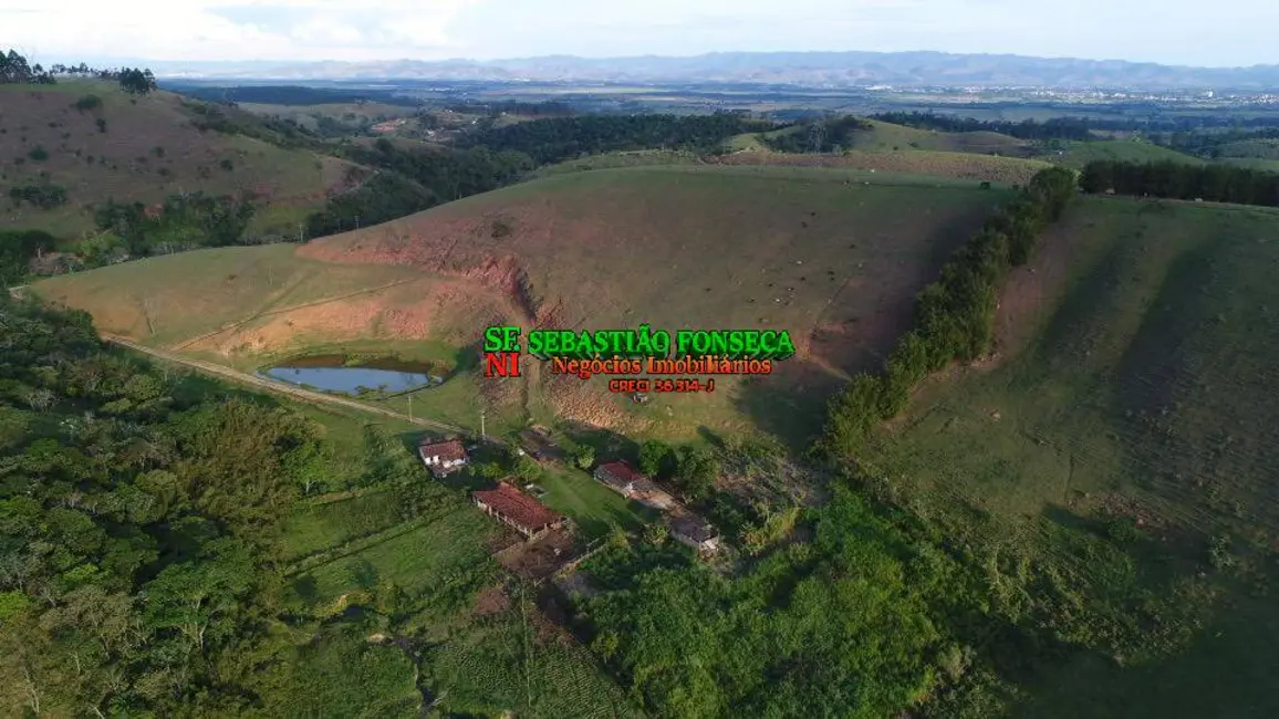 Foto 1 de Fazenda / Haras à venda, 82m2 em Centro, Pindamonhangaba - SP