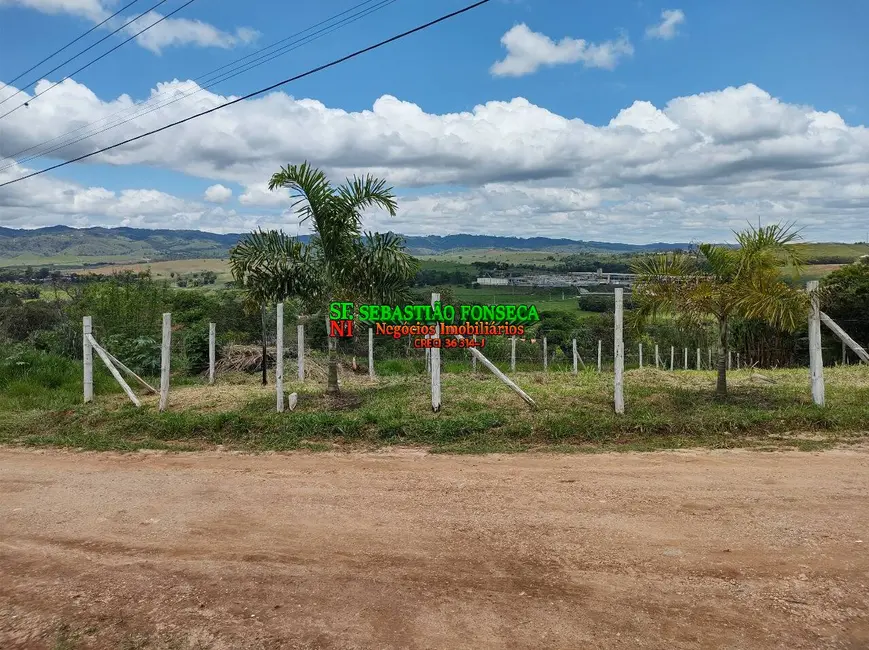 Chácara à venda, 1200m2 em Chácara Santa Rosa, Cacapava - SP - imagem 5 Foto 5 de Chácara à venda, 1200m2 em Chácara Santa Rosa, Cacapava - SP