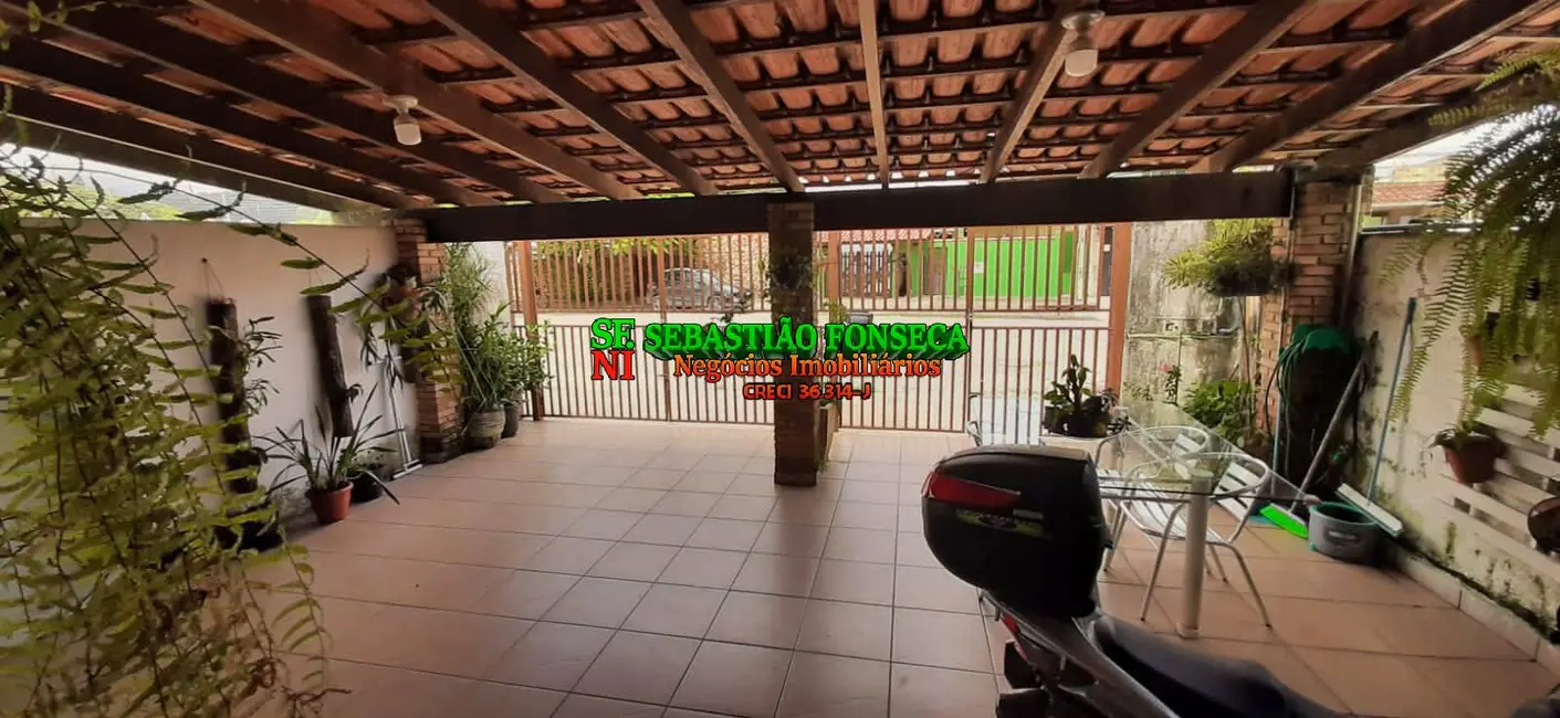 Foto 4 de Casa com 4 quartos à venda e para alugar, 300m2 em Jardim Jaqueira, Caraguatatuba - SP