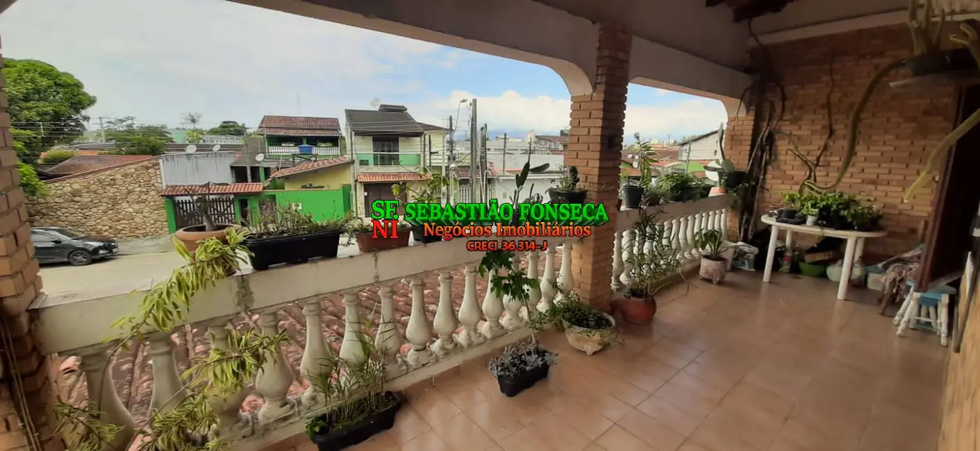Foto 3 de Casa com 4 quartos à venda e para alugar, 300m2 em Jardim Jaqueira, Caraguatatuba - SP