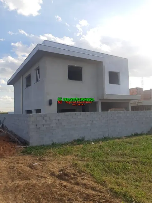 Casa com 4 quartos à venda, 252m2 em Sao Jose Dos Campos - SP - imagem 1 Foto 1 de Casa com 4 quartos à venda, 252m2 em Sao Jose Dos Campos - SP