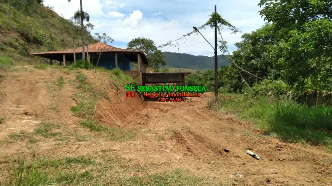 Chácara com 3 quartos para alugar, 1000m2 em Sao Jose Dos Campos - SP - imagem 9 Foto 9 de Chácara com 3 quartos para alugar, 1000m2 em Sao Jose Dos Campos - SP