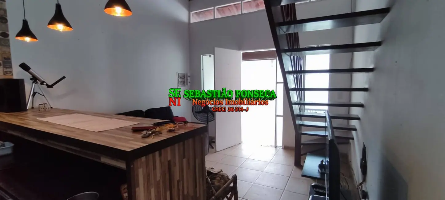 Foto 3 de Casa com 2 quartos à venda, 101m2 em Centro, Caraguatatuba - SP