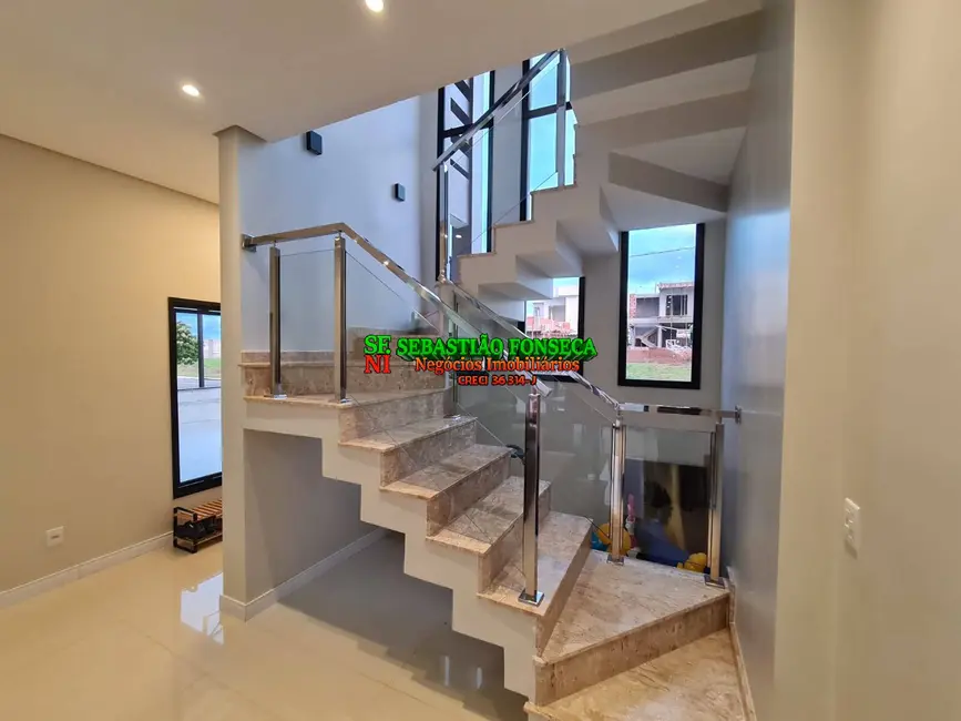 Casa com 3 quartos à venda e para alugar, 240m2 em Sao Jose Dos Campos - SP - imagem 5 Foto 5 de Casa com 3 quartos à venda e para alugar, 240m2 em Sao Jose Dos Campos - SP