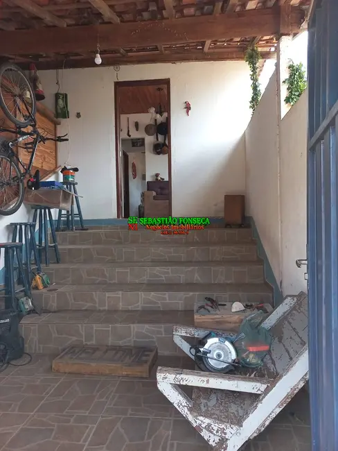 Foto 2 de Casa com 3 quartos à venda, 330m2 em Centro, Virginia - MG