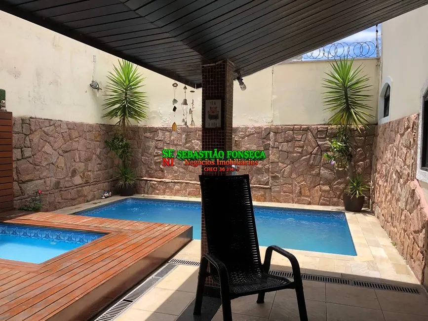 Foto 1 de Sobrado com 4 quartos à venda, 250m2 em Sao Jose Dos Campos - SP