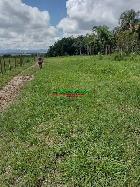 Sítio / Rancho à venda, 12m2 em Chácara Marambaia, Cacapava - SP - imagem 3 Foto 3 de Sítio / Rancho à venda, 12m2 em Chácara Marambaia, Cacapava - SP
