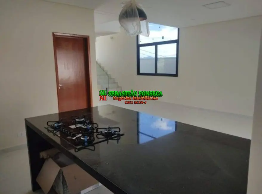 Casa com 3 quartos à venda, 250m2 em Cacapava - SP - imagem 4 Foto 4 de Casa com 3 quartos à venda, 250m2 em Cacapava - SP