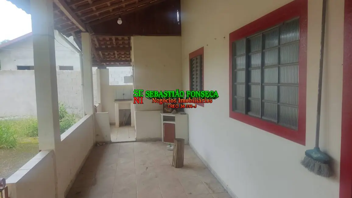 Chácara com 3 quartos à venda, 3000m2 em Centro, Paraibuna - SP - imagem 2 Foto 2 de Chácara com 3 quartos à venda, 3000m2 em Centro, Paraibuna - SP