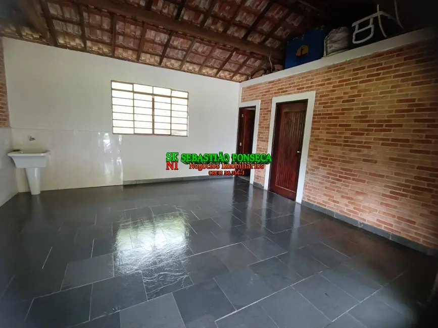 Chácara com 5 quartos à venda, 8500m2 em Centro, Paraibuna - SP - imagem 4 Foto 4 de Chácara com 5 quartos à venda, 8500m2 em Centro, Paraibuna - SP