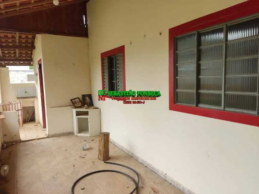 Chácara com 4 quartos à venda, 2000m2 em Paraibuna - SP - imagem 3 Foto 3 de Chácara com 4 quartos à venda, 2000m2 em Paraibuna - SP