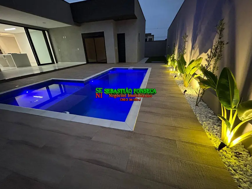 Casa com 3 quartos à venda, 450m2 em Sao Jose Dos Campos - SP - imagem 2 Foto 2 de Casa com 3 quartos à venda, 450m2 em Sao Jose Dos Campos - SP