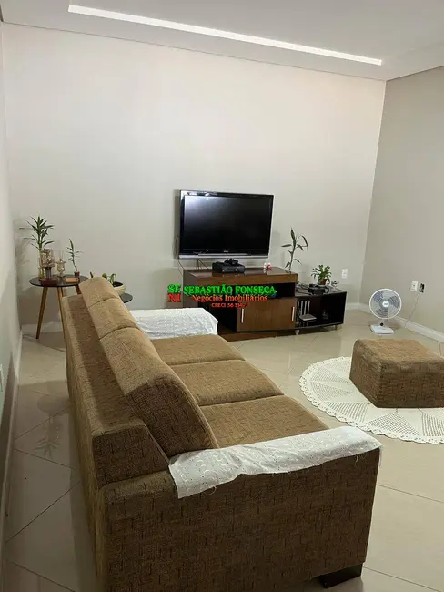 Casa com 3 quartos à venda, 600m2 em Parque Mondesir, Lorena - SP - imagem 4 Foto 4 de Casa com 3 quartos à venda, 600m2 em Parque Mondesir, Lorena - SP