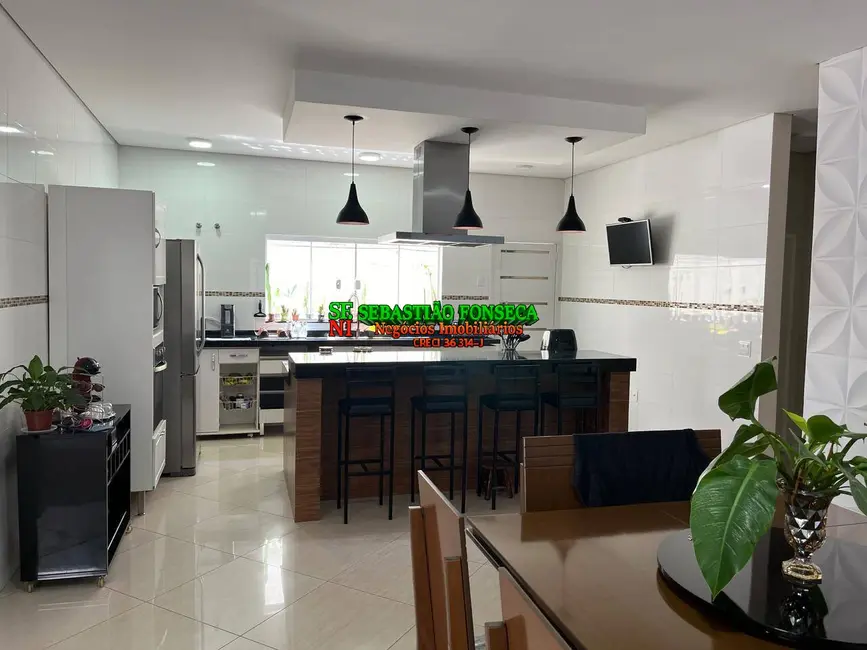 Casa com 3 quartos à venda, 600m2 em Parque Mondesir, Lorena - SP - imagem 3 Foto 3 de Casa com 3 quartos à venda, 600m2 em Parque Mondesir, Lorena - SP