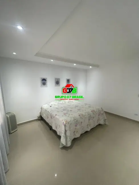 Foto 7 de Chácara com 5 quartos à venda, 300m2 em Esplanada Santa Helena, Taubate - SP