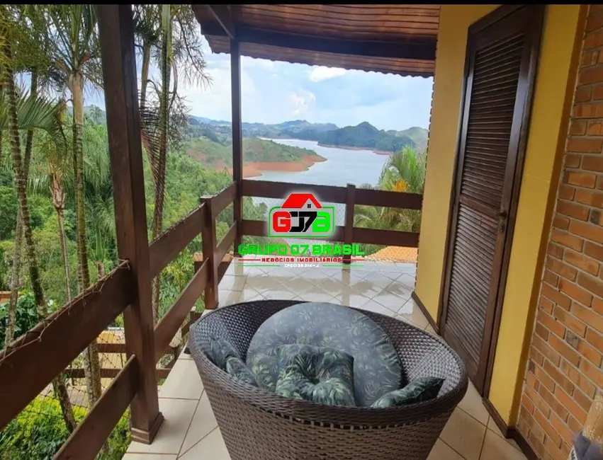 Casa de Condomínio com 4 quartos para alugar, 2592m2 em Chácaras Condomínio Recanto Pássaros II, Jacarei - SP - imagem 1 Foto 1 de Casa de Condomínio com 4 quartos para alugar, 2592m2 em Chácaras Condomínio Recanto Pássaros II, Jacarei - SP