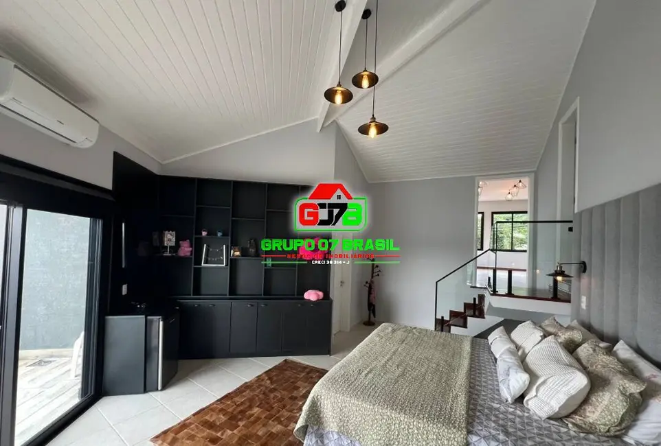 Foto 6 de Casa de Condomínio com 8 quartos à venda, 5000m2 em Chácaras Condomínio Recanto Pássaros II, Jacarei - SP