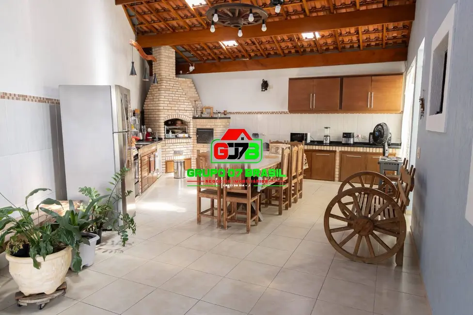 Casa com 3 quartos à venda, 147m2 em Vila Formosa, Jacarei - SP - imagem 1 Foto 1 de Casa com 3 quartos à venda, 147m2 em Vila Formosa, Jacarei - SP