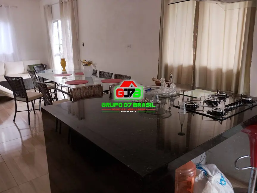 Chácara com 3 quartos à venda, 1000m2 em Jambeiro - SP - imagem 8 Foto 8 de Chácara com 3 quartos à venda, 1000m2 em Jambeiro - SP