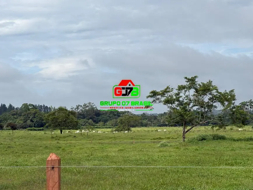 Foto 2 de Fazenda / Haras à venda, 249m2 em Loteamento Villa Branca, Jacarei - SP