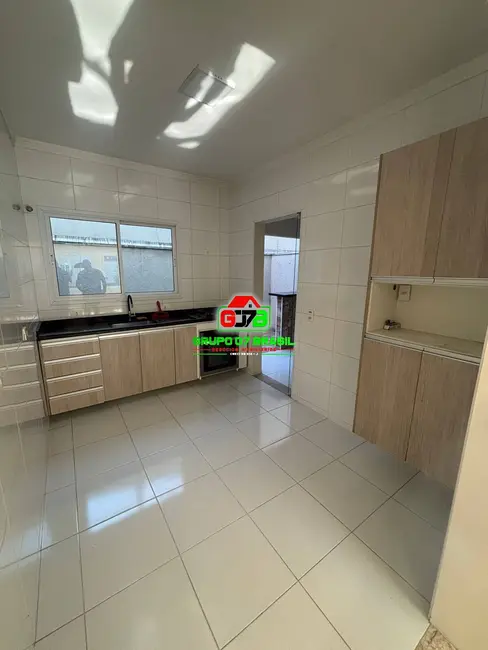 Casa com 3 quartos à venda, 105m2 em Jardim Santa Maria, Jacarei - SP - imagem 1 Foto 1 de Casa com 3 quartos à venda, 105m2 em Jardim Santa Maria, Jacarei - SP