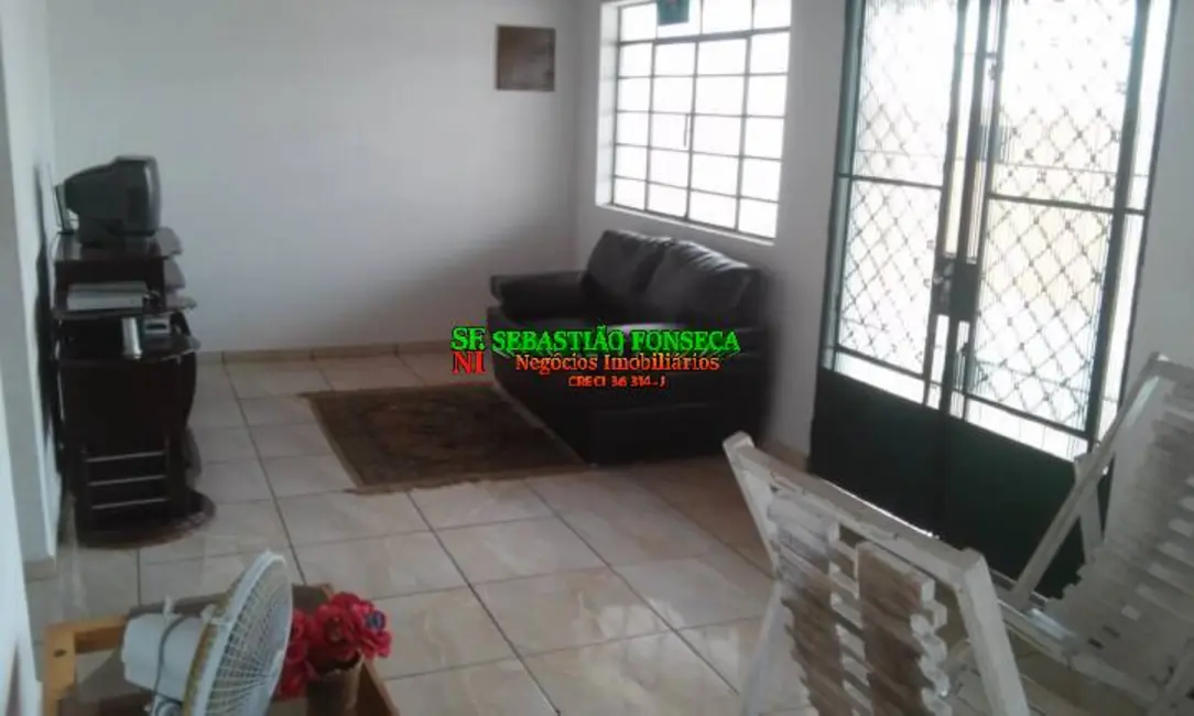 Foto 1 de Casa com 2 quartos à venda, 150m2 em Caraguatatuba - SP