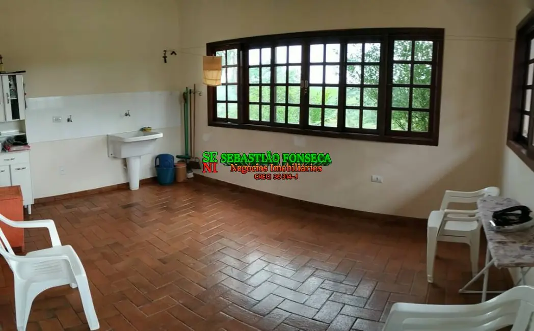 Chácara com 3 quartos à venda, 6000m2 em Centro, Paraibuna - SP - imagem 8 Foto 8 de Chácara com 3 quartos à venda, 6000m2 em Centro, Paraibuna - SP