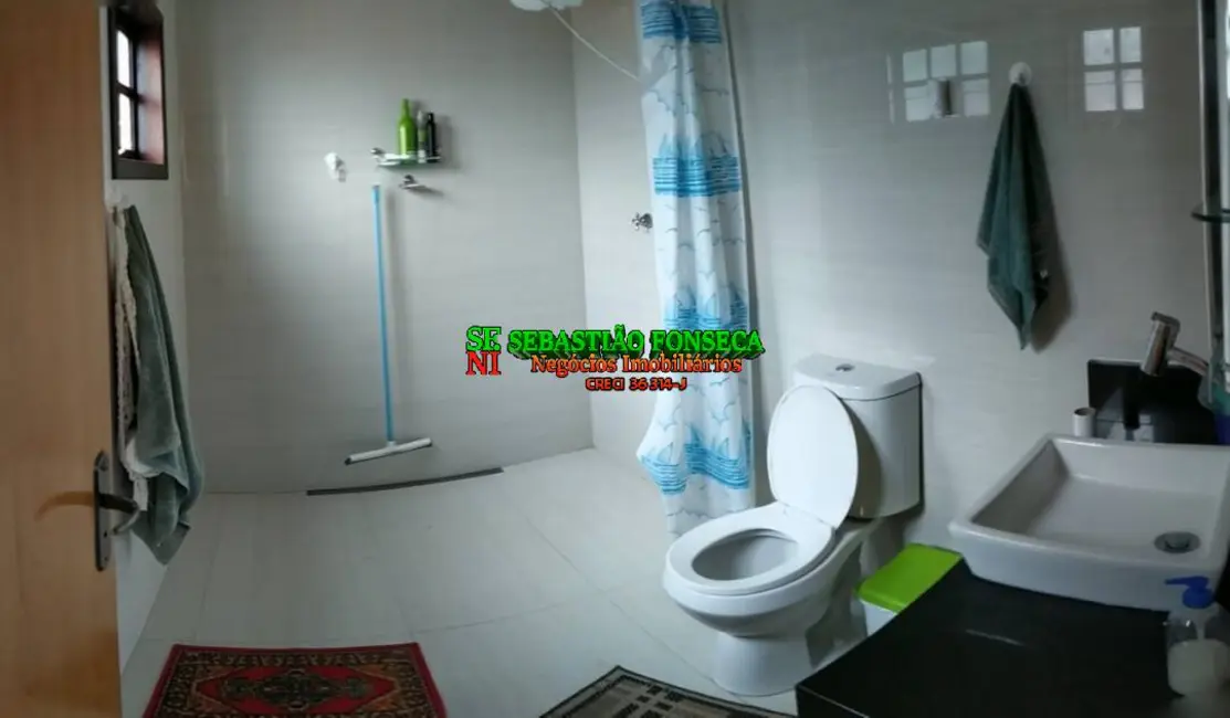 Chácara com 3 quartos à venda, 6000m2 em Centro, Paraibuna - SP - imagem 9 Foto 9 de Chácara com 3 quartos à venda, 6000m2 em Centro, Paraibuna - SP